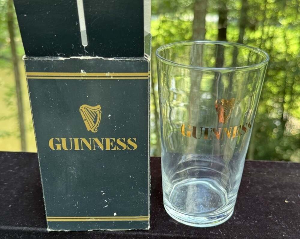 Guinness Logo Pint Glass 16 Oz Clear Glass Beer Tumbler Gold Harp Design In Box!